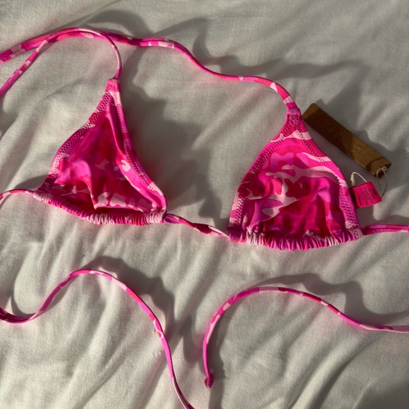 SKIMS Other - Skims camo pink bikini top *new with tags*